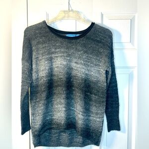 Simply Vera Wang high-low hem long sleeve sweater Size S